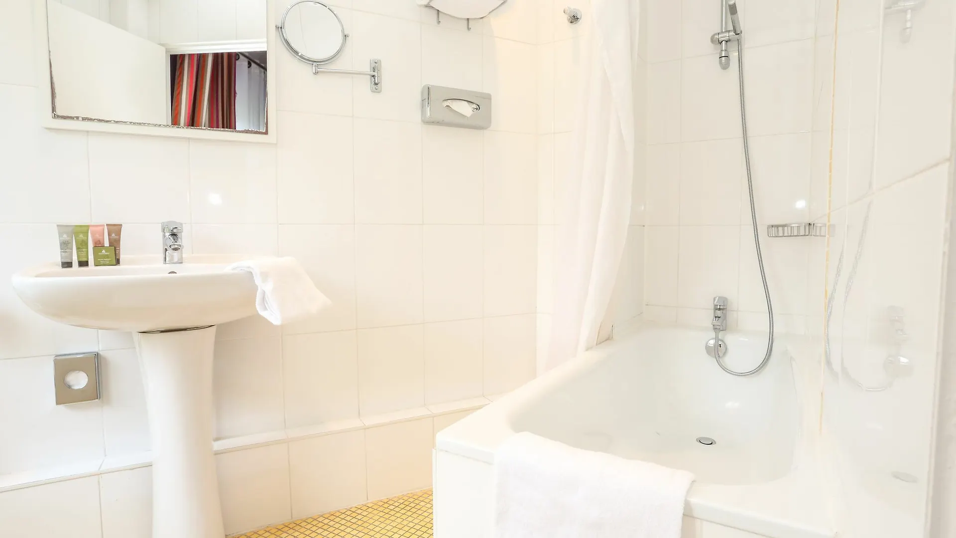 Avalon Appart Hotel Paris Gare Du Nord France
